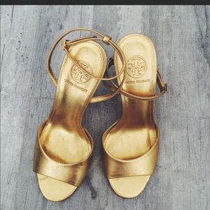 Sale!!💥Tory Burch gold heels with ankle strap